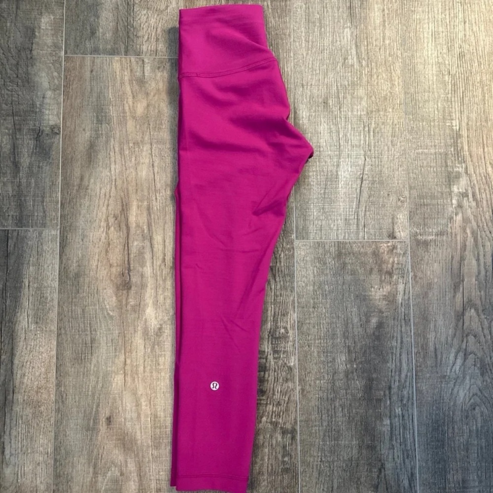 Lululemon Wunder Train High Rise 23” leggings sz 4 like new